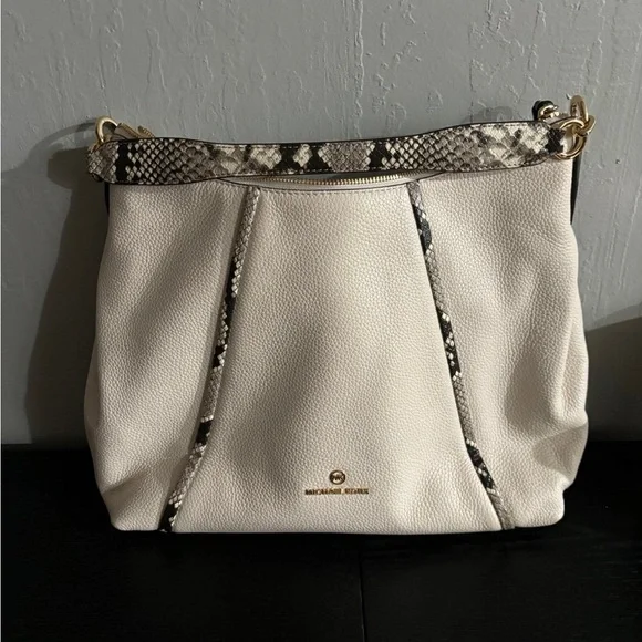 Michael Kors Bag with Snakeskin Accents and matching wallet - Picture 4 of 10